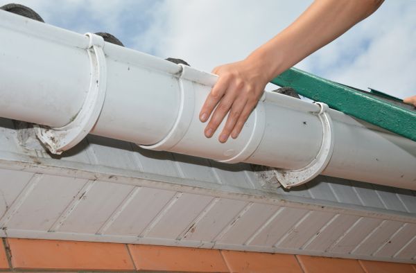 Gutter Reattachment in Clearfield