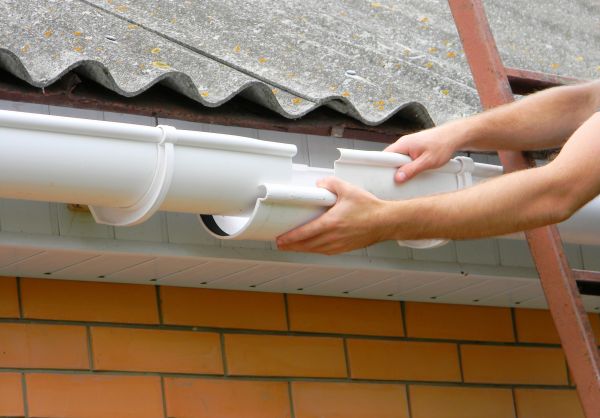 Cost of Gutter Hanging in Clearfield